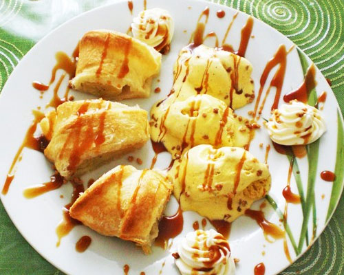 Gebackene Banane mit Vanilleeis